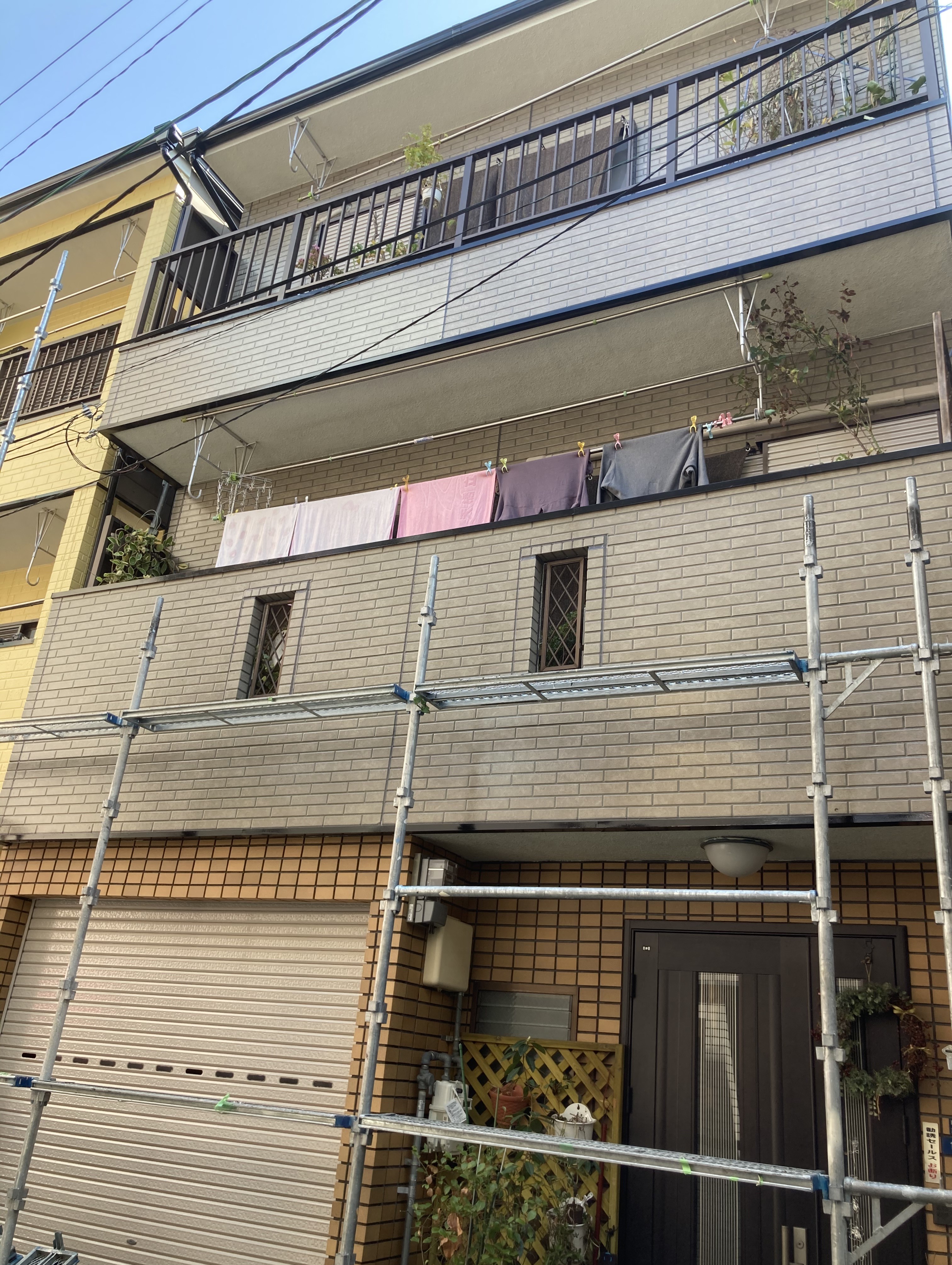 屋根修繕（棟板金補修）・屋根塗装（遮熱断熱塗料）・外壁塗装（無機塗料）・シーリング打替